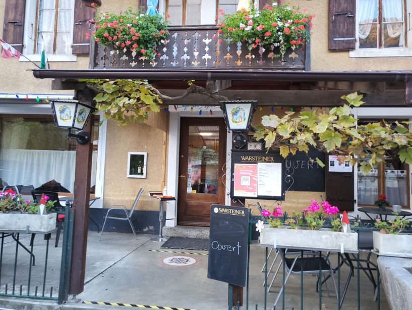 Présentation et histoire du restaurant - Chez Sunjee Café des Alpes